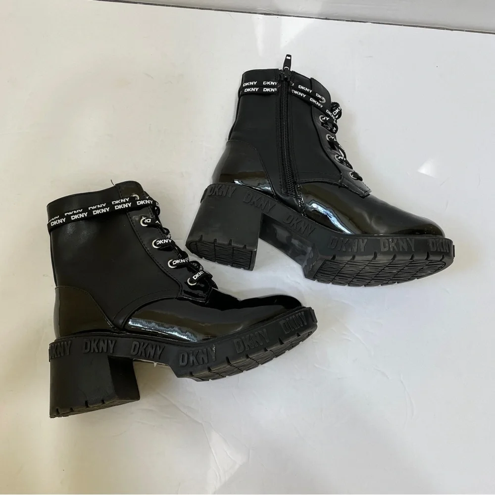 DKNY COMBAT‎ BOOTS IN BLACK PATENT